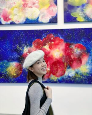 Yi-Chiao Liao Instagram - #江我拍進你畫裡 
38婦女節快樂🌹

#高雄市立美術館 的 #江賢二 畫展
還有倒數三天
趁著週末去看看吧：）
@paul_chiang_artcenter 
@kmfa_tw
