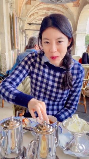 Yi Liu Instagram - #croissant #hotchocolate #dipping #paris