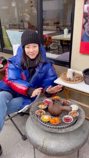 Yi Liu Instagram - This is so cool! #tea #shanghai #coal #snack