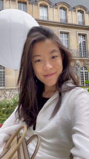 Yi Liu Instagram - Random encounter ❤️@fabula.paris @museecarnavalet  #lemarais #inlove #romantic #randomencounters