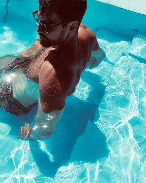 Yiannis Koukourakis Instagram - The holyday mood 🏝
__________________________________________________
#blue #water #pool #summer #suntan