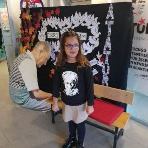 Yıldız Asyalı Instagram - #atami̇zindeyiz #18811938sonsuzluk🇹🇷🇹🇷❤️❤️❤️