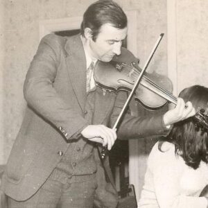 Yıldız Asyalı Instagram - Canım öğretmenim @veniaminvarshavsky #violinteacher 🧿🙏 ❤️❤️❤️❤️ 🎻