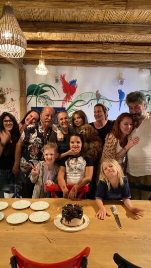 Yıldız Asyalı Instagram - #family Mutlu Bayramlar @gulizasyali @asyalifiliz @necatasyali @satsuma_gumusluk @alvendeniz