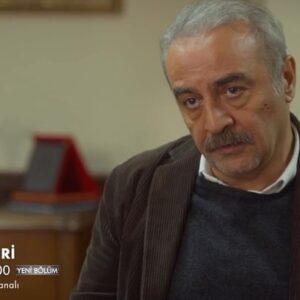 Yılmaz Erdoğan Instagram - “Tatlı şeyler benim başıma gelmiyor zaten.”

#İnciTaneleri yeni bölümüyle Perşembe saat 20.00’de @kanald’de!

@incitaneleribkm @bkmonline