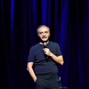 Yılmaz Erdoğan Instagram - Dün gece bizimle olan herkese teşekkürler. Münaşaka bu akşam 21.00’de BKM’de! #Münaşaka