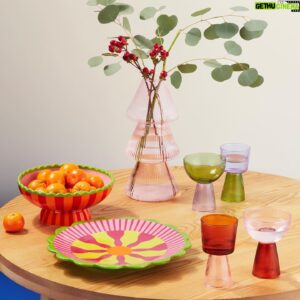 Yinka Ilori Instagram - ✨ Exclusive launch! We worked with London-based artist Yinka Ilori for two years to develop these Oorun Didun tabletop designs. Ilori specializes in fusing his British and Nigerian heritage to tell new stories in contemporary design.

🌺 “For the Oorun Didun collection, I’ve drawn inspiration from flowers and florals,” explains Ilori. “To me, giving flowers represents love, care and affection. I wanted to translate the act of sharing love around the table into the floral motifs on the plates and bowls.”

🌿 Ilori also collaborated with MoMA and Subu to create slippers with patterns inspired by West African culture. “Some patterns specifically depict ideas of embracing the love from nature,” says Ilori. “I aimed to capture the joy we feel when we're surrounded by plants, flowers, rivers and landscapes.”