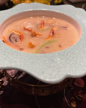 Yiu-Cheung Lai Instagram - 美味停不了 南北美食 湯和羹 龍蝦 雞 米粉 餃子 傳統又創新 @VenetianMacao澳門威尼斯人 #VenetianMacao #澳門威尼斯人 #VM15thAnniversay
#澳門威尼斯人15週年