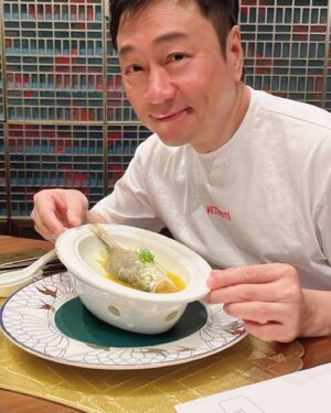 Yiu-Cheung Lai Instagram - 美食必須分享 江南對日本 蟹對魚 蒸對炸 各有特色 好味斯人@VenetianMacao澳門威尼斯人 #VenetianMacao #澳門威尼斯人 #VM15thAnniversay
#澳門威尼斯人15週年