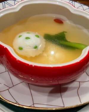 Yiu-Cheung Lai Instagram - 美食必須分享 江南對日本 蟹對魚 蒸對炸 各有特色 好味斯人@VenetianMacao澳門威尼斯人 #VenetianMacao #澳門威尼斯人 #VM15thAnniversay
#澳門威尼斯人15週年