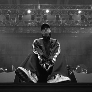 Yojiro Noda Instagram - ☑️☑️☑️
🌹🌹🌹

KONNICHIWA

📷　@yoshiharuota