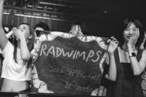 Yojiro Noda Instagram - Shanghai🌹❤️‍🔥🌹
What a night. There's so few that I can put into words, while theres thousands of feelings and thoughts going on in my head.
Thank you Thank you Thank you.
Thank you for being there, at our memorial TOUR FINAL. 
Hope to see you soon. LOVE YOU🌹🌹🌹
再找机会出来碰面吧

📷 @takeshiyao