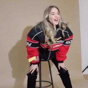 Yolanda Lynes Instagram - Is this my first reel? 🖤

Behind the scenes in the studio with @taliawhitephotography
