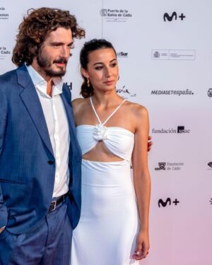 Yon González Instagram - Un gusto asistir al nacimiento del @southseriesfest 

@atresmediacom 
@buendiaestudios 
@seriebeguinas
