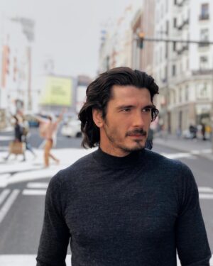 Yon González Instagram - llegando...