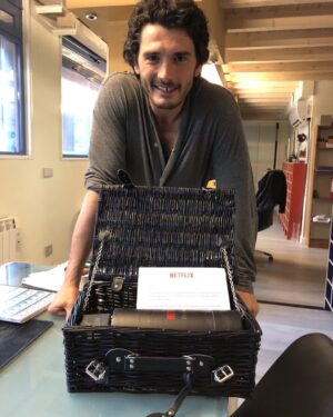 Yon González Instagram - Gracias Netflix por todo.  @netflixes