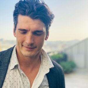 Yon González Instagram - Terminamos el rodaje, gracias familia por todo el trabajo. Un final es solo otro principio.