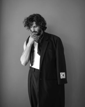 Yon González Instagram - Este mes en  @madmenmagazine charlando  sobre "Memento Mori".
 Foto y realización 
@bermudezbytheway 
Entrevista @la_holloway