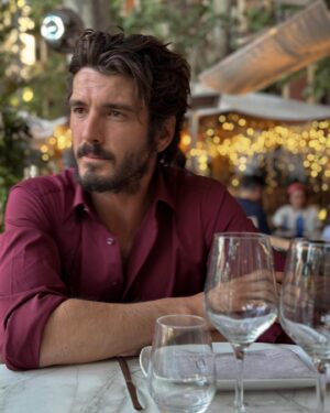 Yon González Instagram - 🥂 Por qué brindamos?