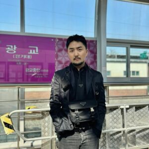 Yoo Byung-jae Instagram - #광교 #Prada🖤 #PradaReNylon 
celebrating the new @prada