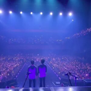 Yoo Hwe-seung Instagram - ㅋㅎㅎ
끝!
2
.
.
.
#엔플라잉#유회승#이승협#크리스마스#콘서트#너무#즐거웠다#ㅋㅎㅎ