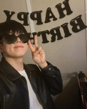 Yoo Hwe-seung Instagram - 마 벌때😁
#나#유회승#30#2차전직#축하해주셔서#감사합니다