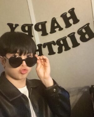 Yoo Hwe-seung Instagram - 마 벌때😁
#나#유회승#30#2차전직#축하해주셔서#감사합니다