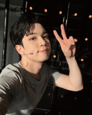 Yoo Hwe-seung Instagram - next to normal🫶
2024.03.05~ 2024.05.19🤟💕
게이브👋

#뮤지컬#넥스트투노멀#게이브#유회승#무사히#끝#감사했습니다#막공까지#굿맨패밀리#화이팅#❤