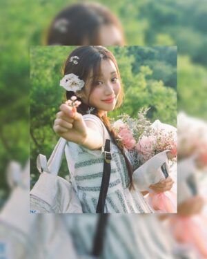 Yoo Ji-Yeon Instagram - #여름스냅 ☀️💐🌳🌱✨💛
