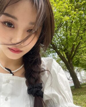 Yoo Ji-Yeon Instagram - #룰루 #랄라 🌳🌼✨
.
.
.
#스냅 #스냅사진 #스냅촬영 #촬영 #스냅사진촬영 #일상 #daily #selca #selfie 🍀