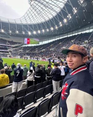 Yoo Se-yoon Instagram - 토트넘 스타디움 생선까스 존맛탱☺️❤️