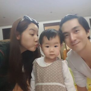 Actress Yoon Ji-min HD Instagram Photos and Wallpapers May 2024