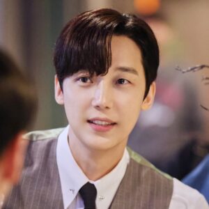 Yoon Jong-hoon Instagram - ⠀
어? 저 반한 표정 인데요.
🥰