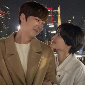 Yoon Jong-hoon Instagram - ⠀
감사한 선물들과 좋은 사람들과 작업.
⠀
별똥별이 마무리 되었습니다.
⠀
이 작품을 사랑해 주신 모든 분들 진심으로 감사합니다.
⠀
저는 좋은 모습으로 다시 나타 날게요. 
⠀
사랑합니다.
⠀
#별똥별 #사랑