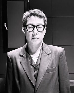 Yoon Jong-shin Instagram - ⠀
⠀
5월호 끝
⠀