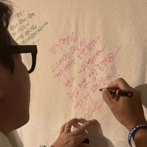 Yoon Jong-shin Instagram - ⠀
⠀
생각보다 서로 만날 인연은 적다
⠀
하지만 그 영향은 크다
⠀
형님 건강하신 몸으로 꼭 돌아오셔요
⠀
#학전어게인
