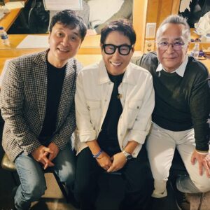 Yoon Jong-shin Instagram - ⠀
⠀
참 많은 얘길 했어요
⠀
겪은 것들
⠀
사라져 가는 것들
⠀
남은 것들
⠀
결국 뭐가 되든 남겠죠
⠀
무언가 함께 나눈 게 있는 사람들 끼리
⠀
두런두런 할 얘기가 많네요
⠀
#학전 #학전어게인 #장현성 #한동준
⠀