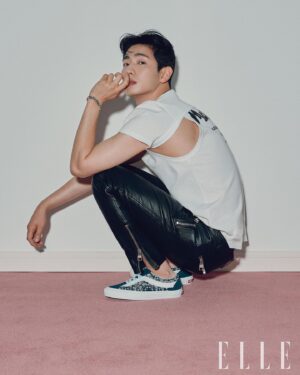 Yoon Park Instagram - -
#엘르 #ELLE
-
STYLIST 
@pssongmi 
HAIR & MAKE UP ARTIST
@jeooonghwan