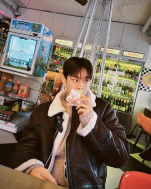 Yoon Seo-bin Instagram - 📸