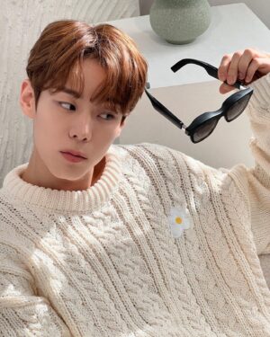 Yoon Seo-bin Instagram - -
Feel so funny😎

#광고 #XREAL #XREALAIR2 #XREALAir2 #Air2 #스마트글래스 
#AR글래스 #증강현실 #빔프로젝터