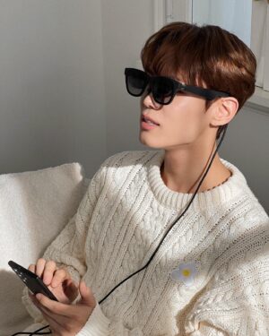 Yoon Seo-bin Instagram - -
Feel so funny😎

#광고 #XREAL #XREALAIR2 #XREALAir2 #Air2 #스마트글래스 
#AR글래스 #증강현실 #빔프로젝터