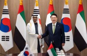 Yoon Suk-yeol Instagram - 1년 4개월 만에 상호 국빈 방문이 이루어지면서 한국과 UAE의 관계가 최상의 상태에 이르렀습니다. 앞으로 투자, 에너지, 원자력, 국방과 같은 핵심 4대 분야와 인공지능 분야에서 협력을 추진해 나갈 것입니다.