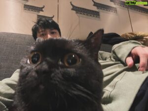 Yorke Sun Instagram - 看在妳很可愛的份上，讓妳擋啦