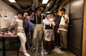 Yoshie Nakano Instagram - 、、、、

渋谷クラブクアトロ35周年New Viewシリーズの千秋楽
にてエゴラッピン秋のツアーOoh Poo Pah Dooの初日
が重なり、凄いエネルギーの1日となりました
久しぶりのクアトロのステージの眺めは快感
人と人が重なり汗と歓喜が混ざって酸欠
ああ、エゴのライブってこんな感じやったよな〜と
しみじみ思う瞬間もありました
キモチイイーーーーーーーー

お越しいただきまして
ありがとうございました

クアトロ35周年おめでとうございます

これからの旅もたのしみでしかたない

Hey Baby
待っててよ

photo by @hiroshinirei 

#oohpoopahdoo 
#エゴラッピン#egowrappin 
#渋谷クラブクアトロ35周年