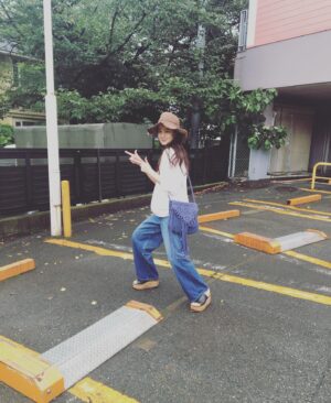 Yoshiko Sengen Instagram - ・
夏！ですね。
今日は14:00頃〜
JRT 四国放送ラジオ
「となりのラジオ」に
☎️生出演させていただきます♡
すだちくんTシャツ着てのぞみます！
昼下がり四国の皆さんのお耳をおかしください〜👂
もちろんradikoプレミアムの方も是非😉
#四国放送
#ラジオ
#JRT
#となりのラジオ
#📻