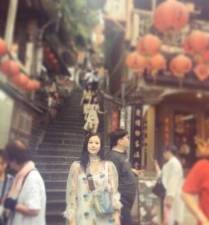 Yoshiko Sengen Instagram - ・
📢我想通知大家一件事💕✨
‪連霸日本五週票房冠軍👏✨‬
‪電影「心靈咖啡館的驅魔師」‬
‪台灣8/7開始上映📽❤️
預售票開賣〜🎫😉✊
⏬⏬【URL】⏬⏬
https://reurl.cc/O1Okkv 
請務必前往劇院觀賞🙏🎵
#台灣
#電影 
#心靈咖啡館的驅魔師
#台湾
#映画
#therealexorcist 
#🇯🇵
#🇹🇼