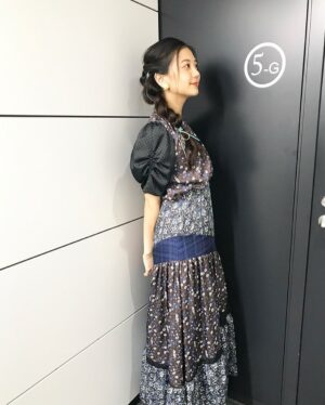 Yoshiko Sengen Instagram - ・
取材の時の衣装。
青〜🙆‍♂️🔵🔵🔵
LINE BLOG更新しました✏️
記事のまとめ、お知らせ等々。
👀
#映画
#夜明けを信じて
#movie
#twiceborn 
#okawaryuho 
#大川隆法
#happyscience