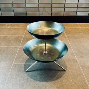 Yoshimi Tokui Instagram - たぶん世界初の3段式焚き火台『メラタワー』販売中
全てに火を灯して明るく暖かく使うもよし、最上段で肉を焼いても2段目で調理をしてもよし。
それぞれの段を独立させて使うこともでき、工夫次第で色んな使い方ができます。
世の中全ての焚き火好きの皆様へ。

ご購入は【TOKUI VIDEO STORE】で検索するか、プロフィールからどうぞ。