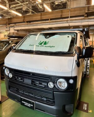Yoshimi Tokui Instagram - サンシェードは軽自動車からハイエースまで幅広く使えます