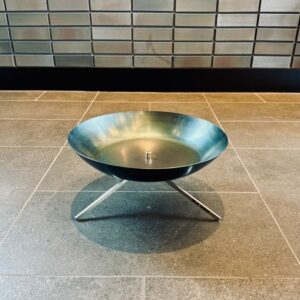 Yoshimi Tokui Instagram - たぶん世界初の3段式焚き火台『メラタワー』販売中
全てに火を灯して明るく暖かく使うもよし、最上段で肉を焼いても2段目で調理をしてもよし。
それぞれの段を独立させて使うこともでき、工夫次第で色んな使い方ができます。
世の中全ての焚き火好きの皆様へ。

ご購入は【TOKUI VIDEO STORE】で検索するか、プロフィールからどうぞ。